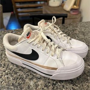 Nike Court Legacy Lift